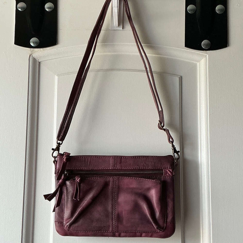 G. H. BASS & CO. Maine USA Leather Shoulder/Crossbody